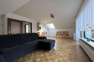 Wohnung mieten in 71067 Sindelfingen, Moderne 2,5-Zimmer-Dachgeschosswohnung mit sonnigem Balkon, Einbauküche, Stellplatz in ruhiger Lage