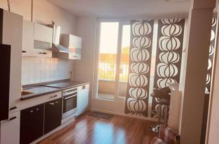Wohnung mieten in 12459 Oberschöneweide, Möblierte 2-Zimmer-DG-Wohnung mit sonnigem, ins Grüne blickendem Balkon in Berlin Oberschöneweide