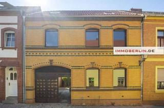 Haus kaufen in 14929 Treuenbrietzen, IMMOBERLIN.DE - Charaktervolles Ein-/Zweifamilienhaus mit Südwestterrasse, Innenhof & Garage