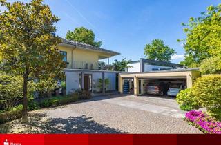 Villa kaufen in 61476 Kronberg, Kronberg! Traumhafte Villa in bester Lage mit Weinkeller, Welnessbereich und vielem mehr.