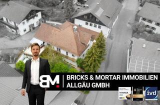 Haus kaufen in 87466 Oy-Mittelberg, Zweifamilienhaus mit Entwicklungspotenzial in Oy-Mittelberg