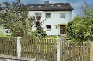 Doppelhaushälfte kaufen in 95192 Lichtenberg, Charmante Doppelhaushälfte mit Solaranlage, großem Garten und ruhiger Wohnlage