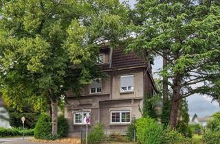 Haus kaufen in 59174 Kamen, Renovierungsbedürftiges Dreifamilienhaus mit Balkon auf großem Grundstück in Kamen-Methler