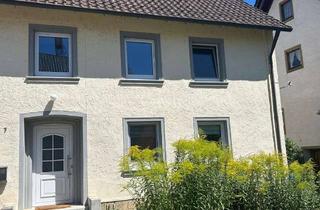 Haus mieten in 78250 Tengen, Geräumige, modernisierte 6-Raum-Doppelhaushälfte mit EBK in Tengen