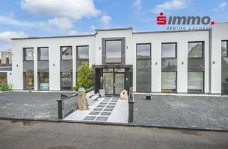 Gewerbeimmobilie kaufen in 52134 Herzogenrath, Arbeiten und Leben unter einem Dach!Gewerbeimmobilie mit exklusivem Penthouse und großem Grundstüc