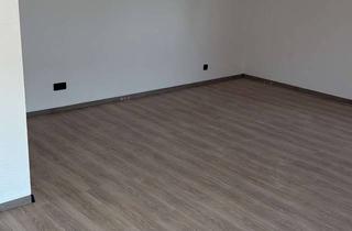 Wohnung mieten in Meersburger Strasse, 89233 Neu-Ulm, Traumhafte 2 Zimmer Dachgeschosswohnung mit großem Garten & Garage – ab sofort verfügbar!