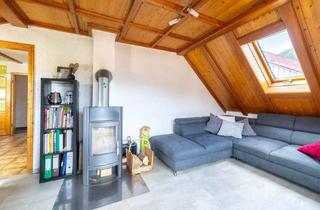 Wohnung kaufen in 77716 Haslach, Haslach im Kinzigtal - Großzügige Dachgeschosswohnung - 4-Zimmer mit Balkon, Kaminofen & viel Platz für die Familie