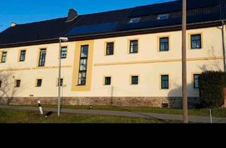 Haus kaufen in 04618 Langenleuba-Niederhain, Langenleuba-Niederhain - Wohnhaus mit Mietwohnung