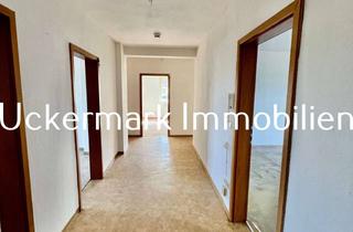 Wohnung kaufen in Am Gutshof 12a, 17268 Boitzenburger Land, Große Eigentumswohnung für Eigennutzung oder Kapitalanlage- sofort nutzbar