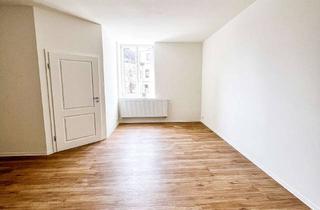 Wohnung mieten in Bahnhofstraße 12, 09376 Oelsnitz, Moderne Einraumwohnung mit WG-Anschluss