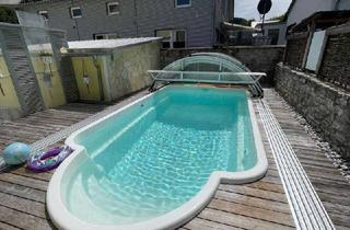 Haus kaufen in 73342 Bad Ditzenbach, Ihre Wohlfühloase! Stattliches Zweifamilien-Doppelhaus mit Pool & Sauna!
