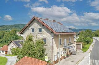 Haus kaufen in 94051 Hauzenberg, Vielseitig nutzbares Zweifamilienhaus mit Ausbaupotenzial