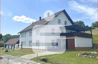 Haus kaufen in 95488 Eckersdorf, Großes Wohnhaus in ruhiger Ortsrandlage!