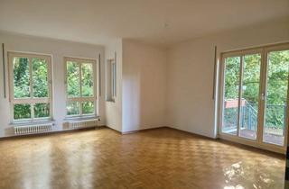Wohnung kaufen in 13053 Alt-Hohenschönhausen, Großzügige 5-Zimmer-Maisonette-Wohnung mit zwei Terrassen und eigenem Garten
