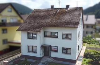 Haus kaufen in Mörikestraße 16, 75323 Bad Wildbad, Vielseitiges Dreifamilienhaus mit Garten, Terrasse, Balkon und Garage - sofort bezugsfrei!