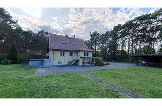 Haus mieten in Dorfstraße 14, 15913 Neu Zauche, Ein Einfamilienhaus am Waldesrand, in ruhiger Lage mit grünen Grundstück und Carport.