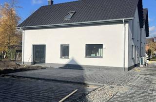 Haus mieten in 38550 Isenbüttel, moderne Doppelhaushälfte mit PV-Anlage zu vermieten