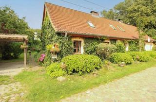 Anlageobjekt in 18195 Grammow, Mehrfamilien-Doppelhaus: eigene Wohnung, vermietete Einheit & Bungalow in Feldrandlage
