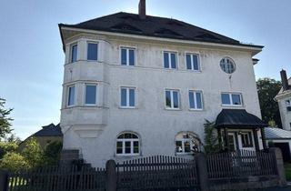 Villa kaufen in 95158 Kirchenlamitz, Villa in Kirchenlamitz (Sanierungsgebiet) - Nutzfl. ca. 470 m² - Grst. ca. 1.050 m² - sanierungsbedürftig - Doppelgarage