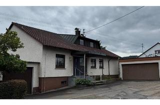 Haus kaufen in 71573 Allmersbach im Tal, Allmersbach im Tal - Freistehendes Zweifamilienhaus in Ortsrandlage in Allmersbach