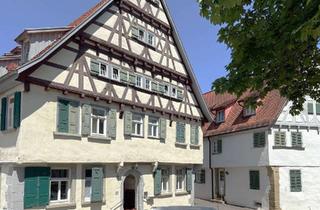 Wohnung kaufen in 74366 Kirchheim, Historische Dachgeschosswohnung im Herzen von Kirchheim (Neckar)