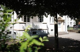 Wohnung kaufen in 67549 Innenstadt, Großzügige Altbauwohnung mit Balkon und klarer Raumaufteilung