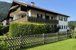 Wohnung kaufen in 82467 Garmisch-Partenkirchen, Oberau bei Garmisch-P.! Gepfl. sonnige 4 Zimmer-DG-Wohnung mit 2 Bädern, TG-Platz