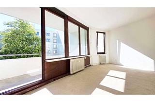 Wohnung kaufen in Lewishamstraße, 10629 Charlottenburg, Bezugsfreie 4-Zimmer-Wohnung mit Süd-Westloggia und Fahrstuhl nur 300 Meter vom Kudamm!