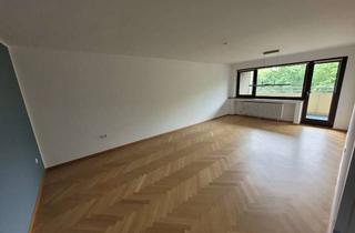 Wohnung kaufen in 41564 Kaarst, Großzügige 3-Zimmer-Wohnung mit zwei Balkonen und Garagen in Kaarst-Büttgen - provisionsfrei