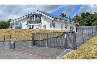 Villa kaufen in 57250 Netphen, MODERNE VILLA MIT SCHWIMMHALLE UND MEGA-GRUNDSTÜCK | NETPHEN