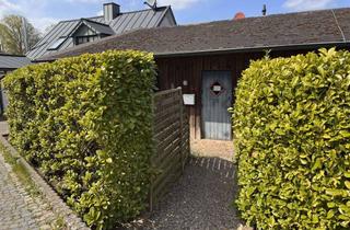 Haus kaufen in 24367 Osterby, Im Auftrag: Starke Kapitalanlage nahe Eckernförde: 4 Wohnungen in gefragter Wohnlage in Osterby