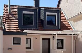 Einfamilienhaus kaufen in 67697 Otterberg, Otterberg: Top gepflegtes Einfamilienhaus mit Garage und Innenhof in historischer Altstadt