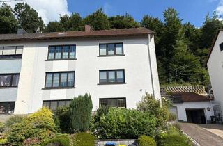 Wohnung kaufen in 66346 Püttlingen, Sanierungsbedürftige Dachgeschosswohnung mit Gartenmitbenutzung in Püttlingen