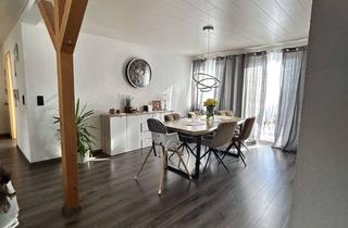 Wohnung kaufen in Schönblickweg, 72213 Altensteig, 163 m² 6,5-Zimmer-Wohnung auf einer Etage mit großem überdachtem Balkon und zwei KFZ Stellplätzen
