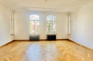 Wohnung mieten in Mozartstraße 22, 19053 Paulsstadt, 5 Zimmer-Wohnung / 2 Balkone in der schönen Mozartstraße mit Einbauküche und Gäste-WC
