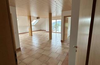 Wohnung mieten in Bergstraße 12, 76597 Loffenau, Helle und freundliche 3-Zimmer-Wohnung mit Balkon und Einbauküche in Loffenau