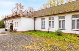 Gewerbeimmobilie kaufen in 17491 Schönwalde II, Zehn Gästezimmer, Ferienwohnung, Bar/Küche, Parkgrundstück: Pension mit Landgasthaus in Dargelin