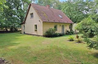 Einfamilienhaus kaufen in 17495 Züssow, Mit ausbaufähiger Feldsteinscheune - Einfamilienhaus am Feldrand nahe Züssow