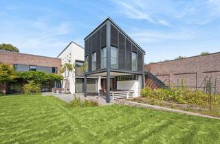 Villa kaufen in 46446 Emmerich, Luxus-Anwesen mit Gästehaus, Pool, Kamin & XL-Garage – Design & Luxus auf 1.500 m²
