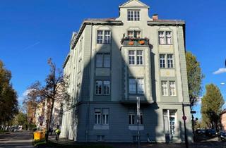 Wohnung kaufen in 86153 Augsburg, Augsburg - Stilvolle 3-Zimmer-Dachgeschosswohnung mit tollem Ausblick