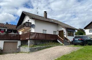 Haus kaufen in 94089 Neureichenau, Neureichenau - Zweifamilienhaus mit großem Grundstück in idyllischer Randlage