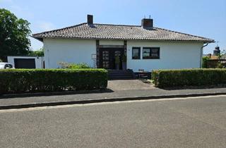 Haus kaufen in 34582 Borken, Borken (Hessen) - Traumhafter Bungalow in ruhiger Lage mit Baugrundstück