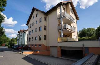 Wohnung kaufen in 06618 Naumburg, Schöne Dreiraumwohnung mit stilvollem Balkon in Naumburg