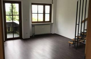 Wohnung mieten in Am Haag, 95152 Selbitz, Ansprechende und sanierte 2-Zimmer-Maisonette-Wohnung mit geh. Innenausstattung mit Balkon und EBK