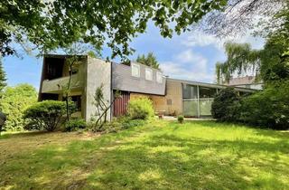 Villa kaufen in 51381 Bergisch Neukirchen, Architektonisch markante Villa in Bestlage: Schwimmhalle, Einliegerwohnung, parkähnliches Grundstück