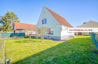 Haus kaufen in 15370 Fredersdorf-Vogelsdorf, IMMOBERLIN.DE - Charmantes Haus mit Nebengebäuden in familienfreundlicher Lage