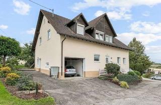 Haus kaufen in 73463 Westhausen, Gepflegtes Zweifamilienhaus mit Garage in idyllischer Lage von Westhausen-Lippach