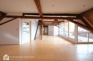 Wohnung kaufen in 86720 Nördlingen, Einzigartige und charmante Dachgeschoss-Maisonette-Wohnung mit Sichtbalken, Loggia und Stellplatz