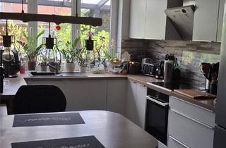 Reihenhaus kaufen in Bockhorster Höhe 38, 21031 Lohbrügge, Exklusives, modernisiertes Reihenhaus mit Kamin, überdachter Terrasse & Traumlage in Hamburg-Boberg