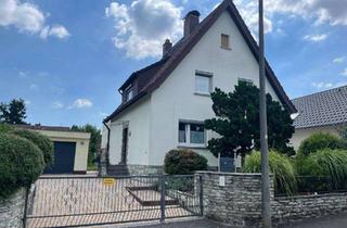 Einfamilienhaus kaufen in 61352 Bad Homburg, BAD HOMBURG: Freistehendes Einfamilienhaus mit Ausbau-Potential auf traumhaft großem Grundstück!